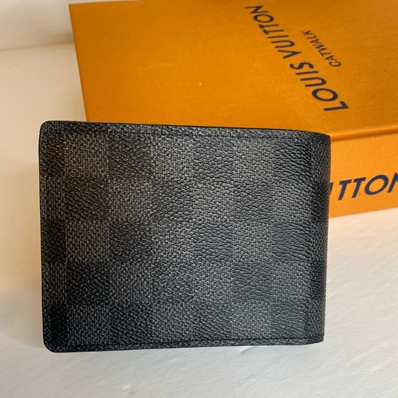 ❌❌SOLD❌❌ Louis Vuitton wallet - Picture 2 of 12